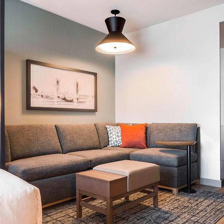 Hyatt Place Sacramento International Airport Bagian luar foto